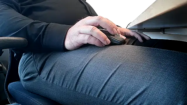 Snapshot of 69bezfleku chatting on 11-18-25, 07:57 69bezfleku online show from 11-18-25, 07:57