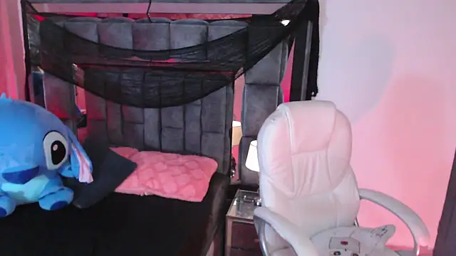 Snapshot of Christaly_ chatting on 10-23-25, 09:52 Christaly online show from 10-23-25, 09:52