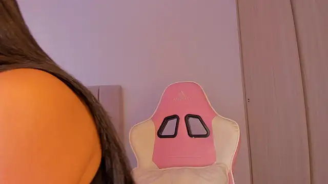 Snapshot of isa_bunny chatting on 10-26-25, 10:04 isa bunny online show from 10-26-25, 10:04