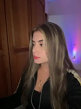 Snapshot of Miss_valeriaa chatting on 11-27-25, 08:44 Miss valeriaa online show from 11-27-25, 08:44