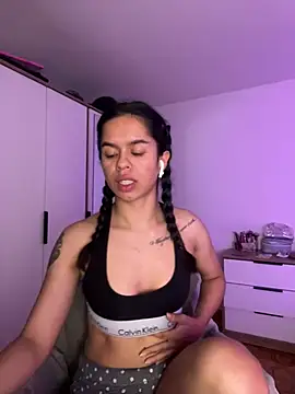xlovelygirlx online show from 03-01-25, 09:07