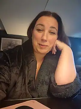 Snapshot of Canadian_BBW chatting on 01-12-25, 06:59 Canadian BBW online show from 01-12-25, 06:59