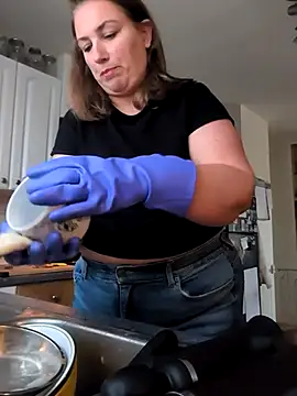 Snapshot of Canadian_BBW chatting on 11-17-25, 09:31 Canadian BBW online show from 11-17-25, 09:31