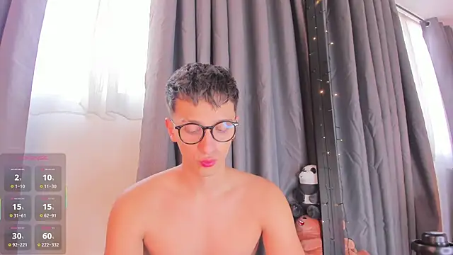 Snapshot of Thiago_jones chatting on 10-10-25, 07:35 Thiago jones online show from 10-10-25, 07:35