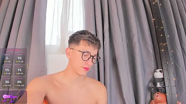 Snapshot of Thiago_jones chatting on 10-11-25, 09:13 Thiago jones online show from 10-11-25, 09:13