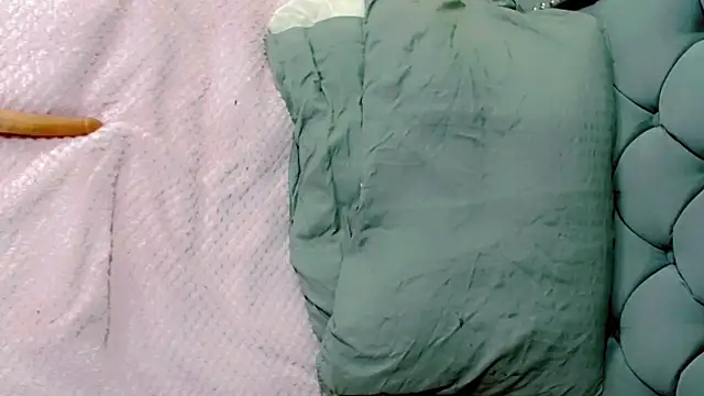 Imannejulienne online show from 03-01-26, 03:30