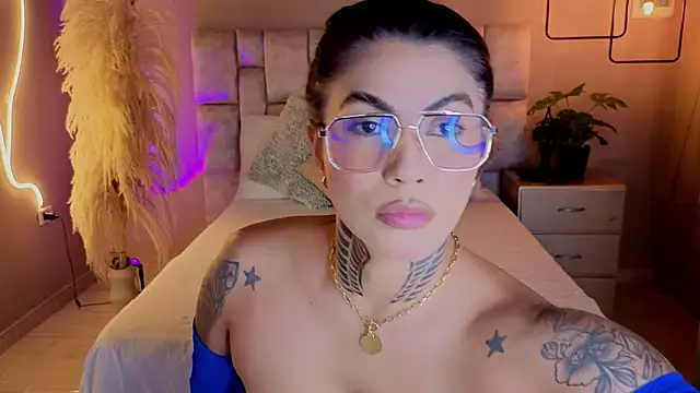 Snapshot of pamela_reyes_ chatting on 11-08-25, 06:51 pamela reyes online show from 11-08-25, 06:51