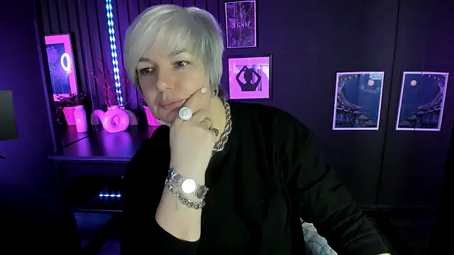 CarmenSoft online show from 11-18-25, 08:35