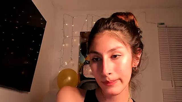 valeria gonzales  online show from 12-19-24, 12:13