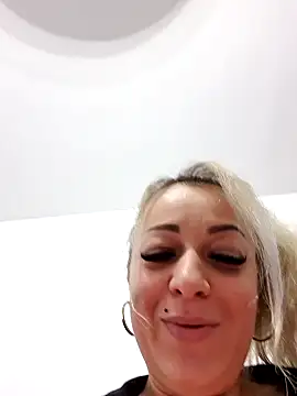 Snapshot of Ruxy42ETT chatting on 01-30-25, 08:22 Ruxy42ETT online show from 01-30-25, 08:22