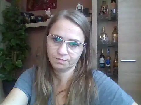 Snapshot of Blonikicia chatting on 11-27-25, 11:12 Blonikicia online show from 11-27-25, 11:12