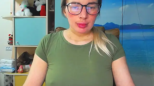 Snapshot of miaa_sunn chatting on 11-17-25, 03:40 miaa sunn online show from 11-17-25, 03:40