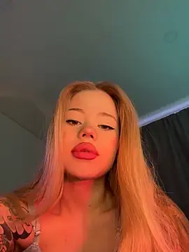 curchez  online show from 12-18-24, 10:24