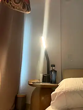 curchez  online show from 11-18-25, 07:07