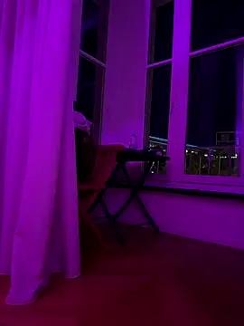 Pia July  online show from 11-06-25, 05:36