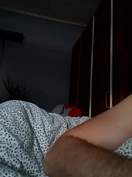 Snapshot of Rolandxxxr chatting on 02-07-25, 11:23 Rolandxxxr online show from 02-07-25, 11:23