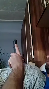 Snapshot of Rolandxxxr chatting on 02-19-25, 09:17 Rolandxxxr online show from 02-19-25, 09:17