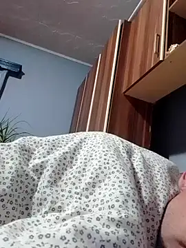 Snapshot of Rolandxxxr chatting on 03-10-25, 05:54 Rolandxxxr online show from 03-10-25, 05:54