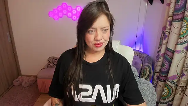 Snapshot of sophia_grants chatting on 12-21-25, 07:15 sophia grants online show from 12-21-25, 07:15