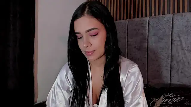 Hanna Risso online show from 12-17-24, 05:26