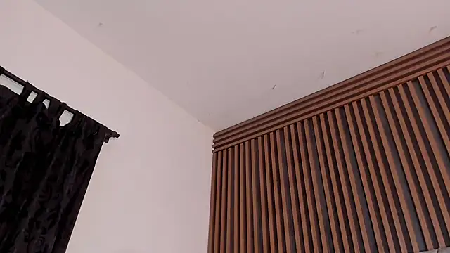 Hanna Risso online show from 01-04-25, 06:19