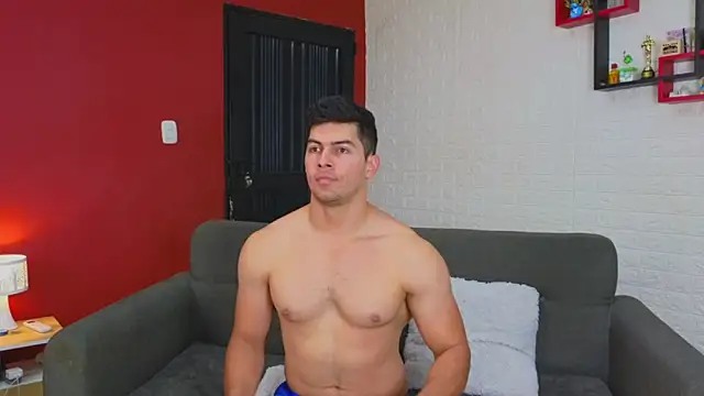 Snapshot of FelipeAndMarcello3 chatting on 01-13-25, 07:31 FelipeAndMarcello3 online show from 01-13-25, 07:31