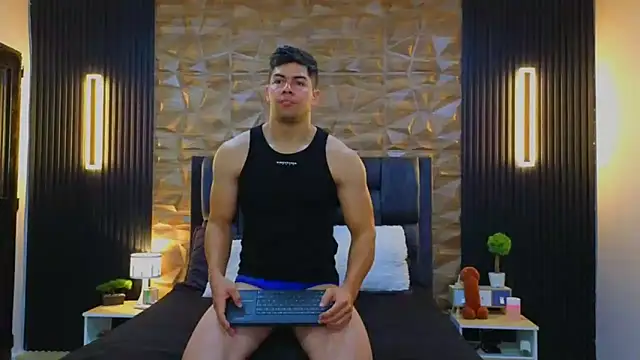 Snapshot of FelipeAndMarcello3 chatting on 02-03-25, 02:34 FelipeAndMarcello3 online show from 02-03-25, 02:34