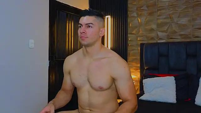 Snapshot of FelipeAndMarcello3 chatting on 02-14-25, 07:33 FelipeAndMarcello3 online show from 02-14-25, 07:33