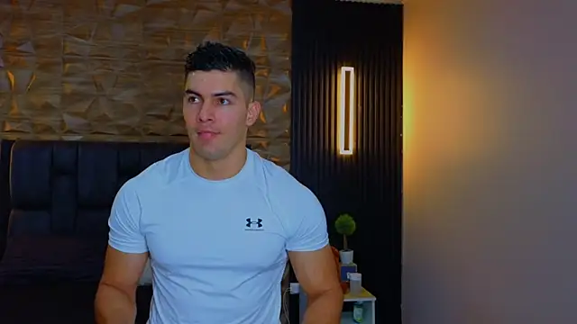 Snapshot of FelipeAndMarcello3 chatting on 02-19-25, 11:14 FelipeAndMarcello3 online show from 02-19-25, 11:14