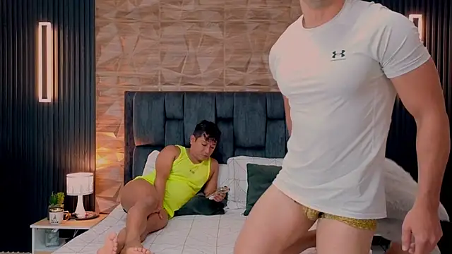 Snapshot of FelipeAndMarcello3 chatting on 09-12-25, 02:06 FelipeAndMarcello3 online show from 09-12-25, 02:06