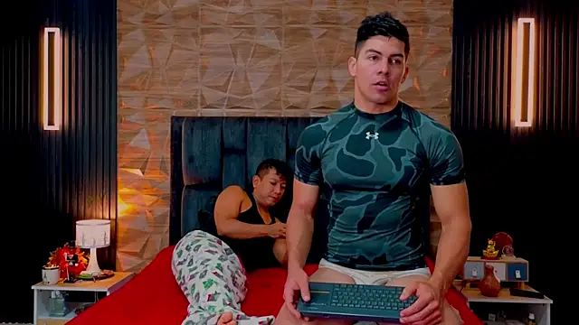 Snapshot of FelipeAndMarcello3 chatting on 10-17-25, 02:19 FelipeAndMarcello3 online show from 10-17-25, 02:19