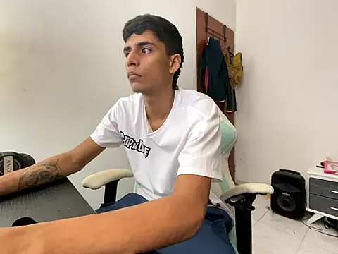 Snapshot of Max_TheHorseDick chatting on 12-02-24, 02:09 Max TheHorseDick online show from 12-02-24, 02:09