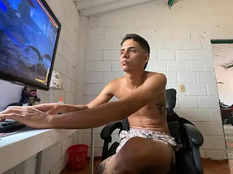 Snapshot of Max_TheHorseDick chatting on 10-12-25, 06:18 Max TheHorseDick online show from 10-12-25, 06:18