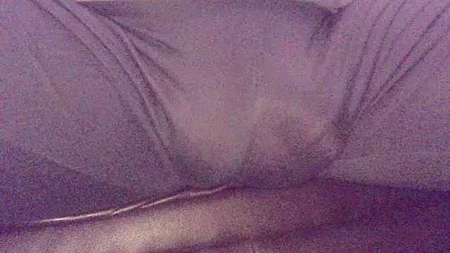 Snapshot of SDtinycok chatting on 10-22-25, 12:22 SDtinycok online show from 10-22-25, 12:22