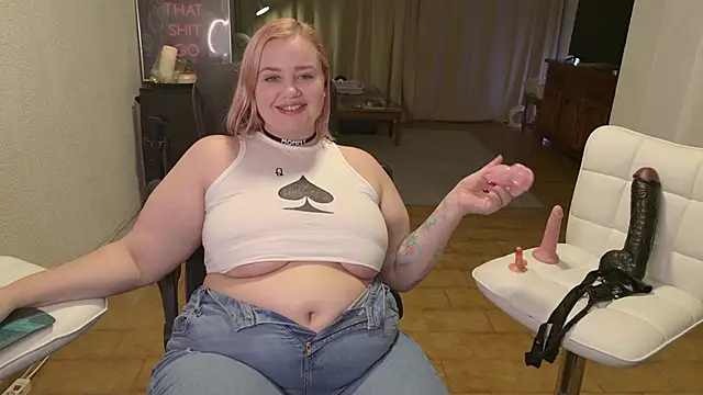 Snapshot of MargotGrey chatting on 12-13-25, 07:53 MargotGrey online show from 12-13-25, 07:53