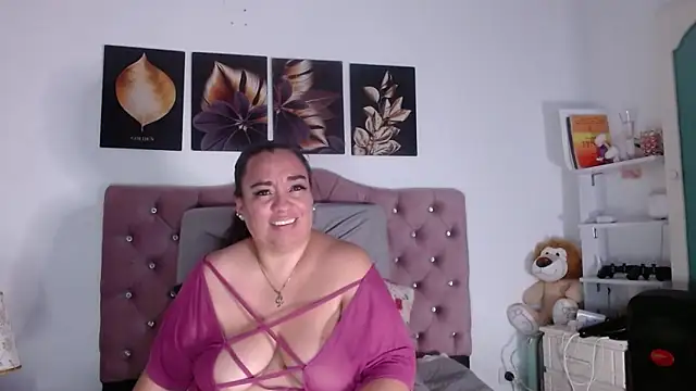 -helen online show from 10-21-25, 05:30