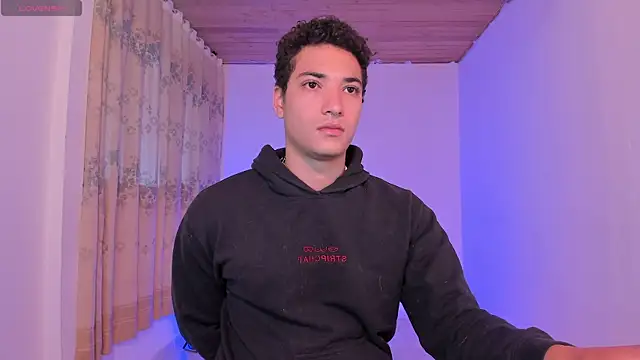 Snapshot of MitchellXD chatting on 02-13-26, 02:02 MitchellXD online show from 02-13-26, 02:02