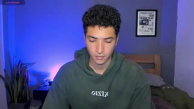 Snapshot of MitchellXD chatting on 03-15-26, 03:29 MitchellXD online show from 03-15-26, 03:29