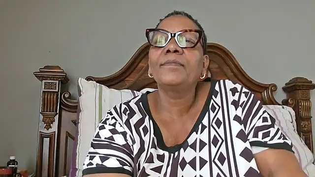 SEXYBOOBSNASS online show from 11-19-25, 05:18