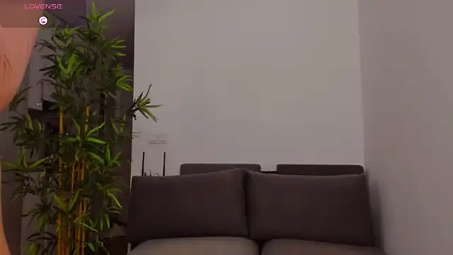 Snapshot of Jaylee_Krys chatting on 10-21-25, 05:46 Jaylee Krys online show from 10-21-25, 05:46