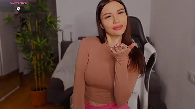 Snapshot of Jaylee_Krys chatting on 10-29-25, 05:58 Jaylee Krys online show from 10-29-25, 05:58