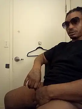 Snapshot of ceezon1 chatting on 11-25-25, 08:58 ceezon1 online show from 11-25-25, 08:58