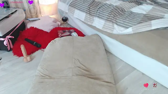 Snapshot of sexyshowow chatting on 03-12-25, 09:13 sexyshowow online show from 03-12-25, 09:13