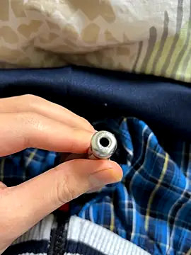 Snapshot of taro-321 chatting on 12-04-25, 06:01 taro-321 online show from 12-04-25, 06:01