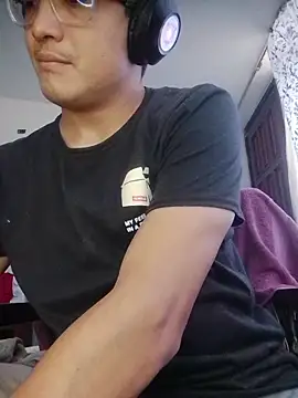 Snapshot of Mghty-cockl88 chatting on 02-03-26, 03:39 Mghty-cockl88 online show from 02-03-26, 03:39