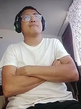 Snapshot of Mghty-cockl88 chatting on 02-20-26, 04:40 Mghty-cockl88 online show from 02-20-26, 04:40