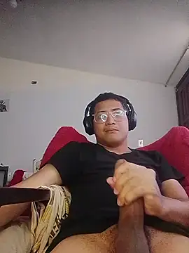 Snapshot of Mghty-cockl88 chatting on 03-01-26, 06:43 Mghty-cockl88 online show from 03-01-26, 06:43