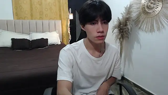 Elio-cam online show from 11-15-25, 01:36