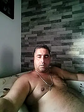 ADRIAN ADI40 online show from 10-04-25, 02:37