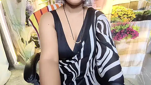 Snapshot of MAN-MOHINI-21 chatting on 10-18-25, 05:03 MAN-MOHINI-21 online show from 10-18-25, 05:03